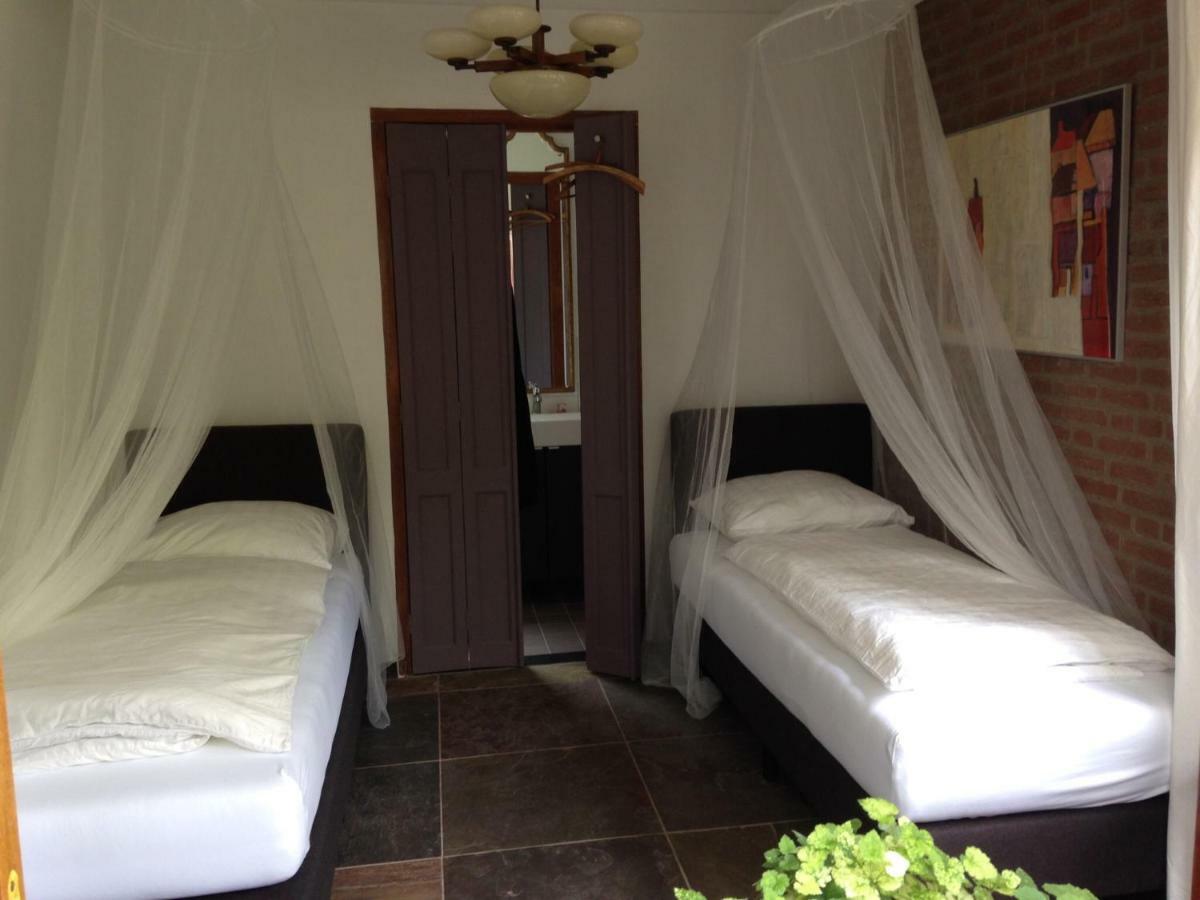 Hofje7 Bed & Breakfast คูส์บีค ภายนอก รูปภาพ